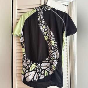 Set of 2 cycling jerseys